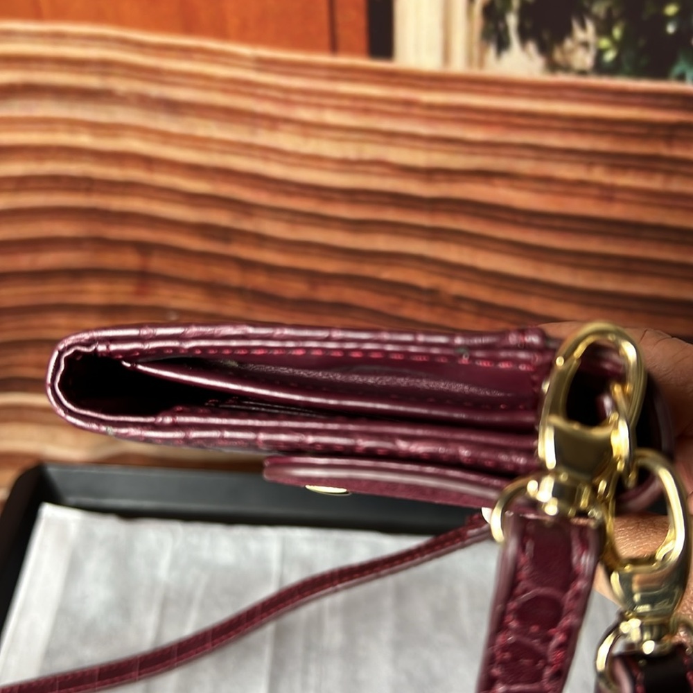 White House Black Market Elegant Burgundy Croc-Embossed Leather Suede crossbody - Picture 13 of 14